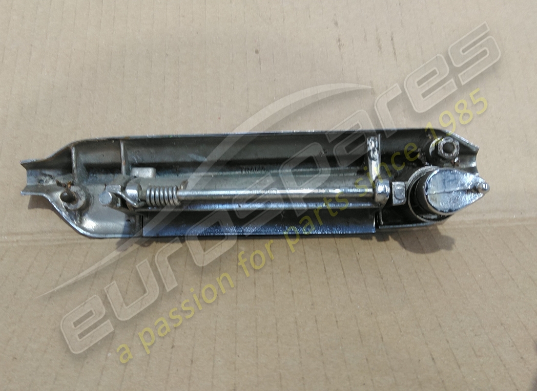 maniglia porta esterna destra lamborghini usata. numero parte 006754310 (2)