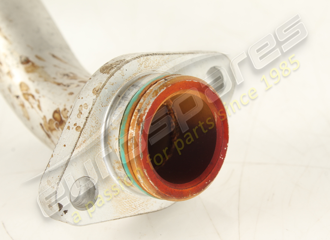 tubo di ritorno dell'acqua anteriore ferrari usato. numero parte 270155 (4)