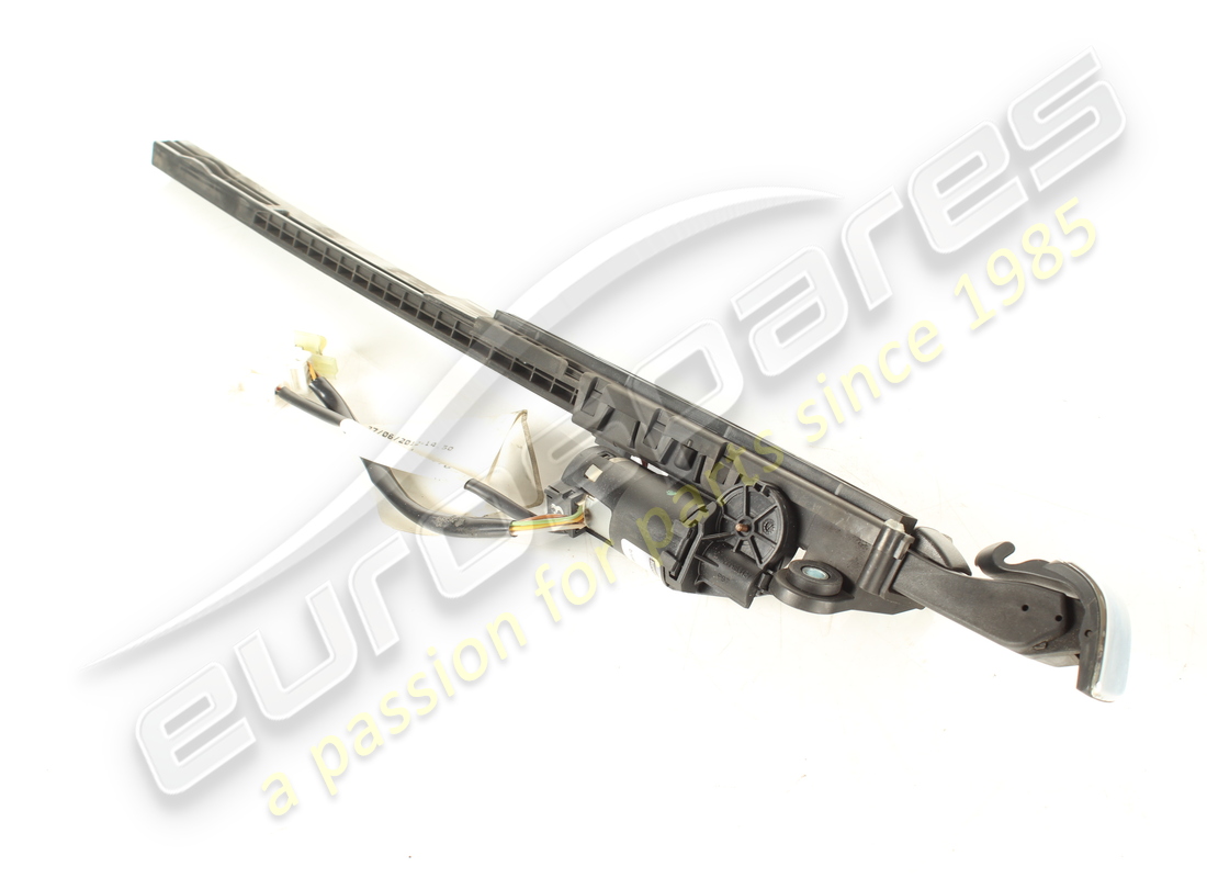 ESTENSIONE CINGHIA SX USATA Ferrari. NUMERO PARTE 82251900 (1)