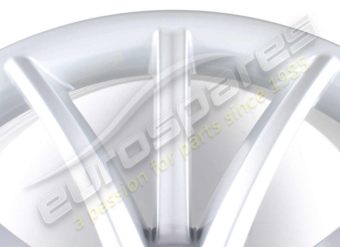 nuova ruota posteriore maserati. numero parte 82126806 (3)