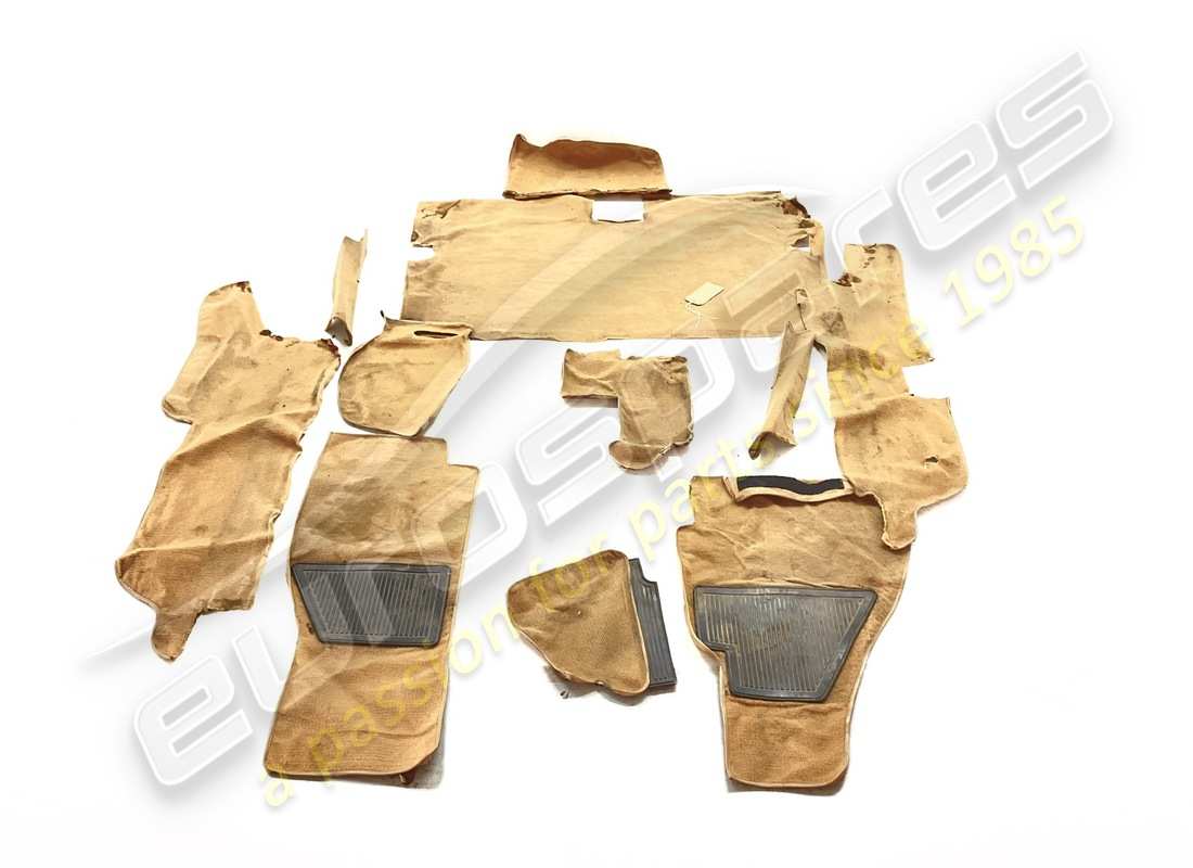 SET COMPLETO DI MOQUETTE CON GUIDA A SINISTRA Ferrari USATO. NUMERO PARTE 95999003 (1)