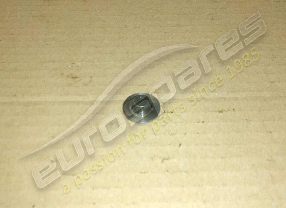 DISTANZIATORE Ferrari USATO. NUMERO PARTE 135679 (1)