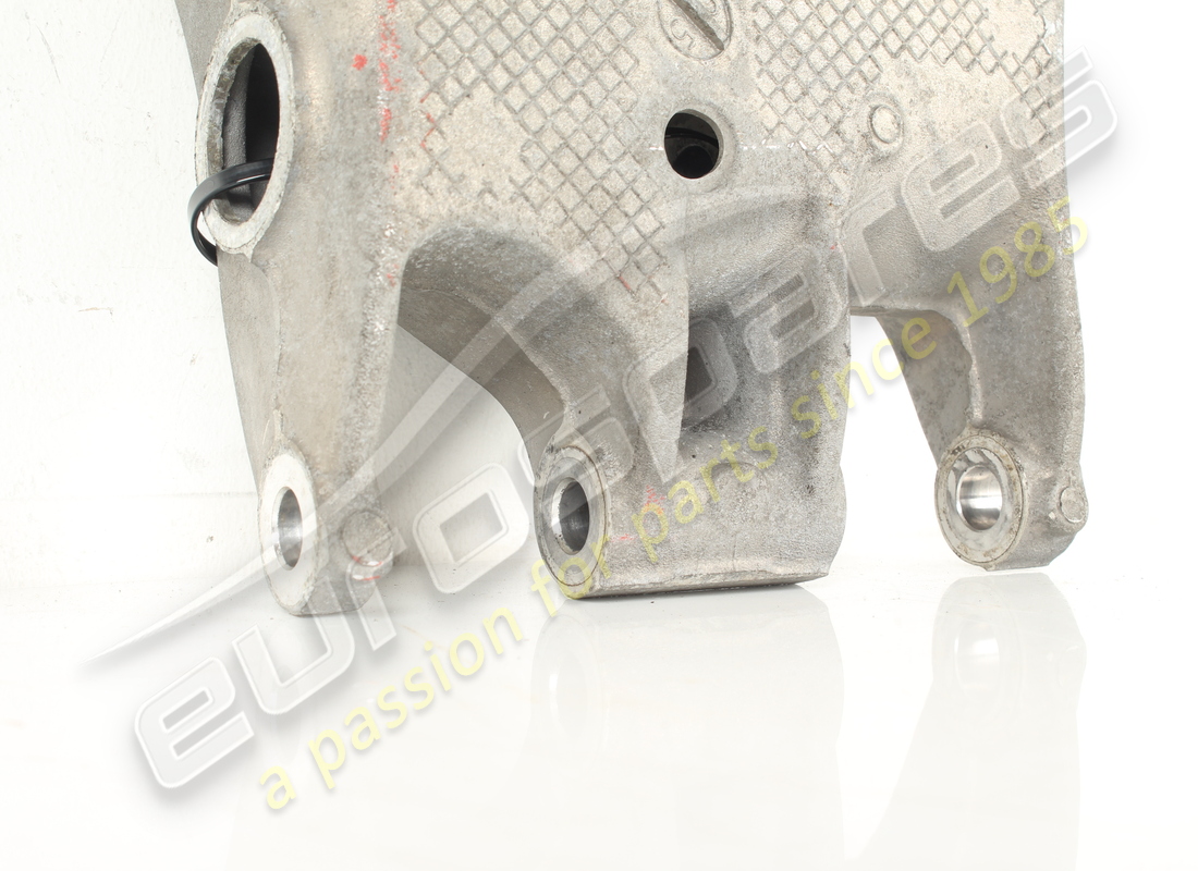 braccio posteriore sx completo usato ferrari. numero parte 810450 (2)
