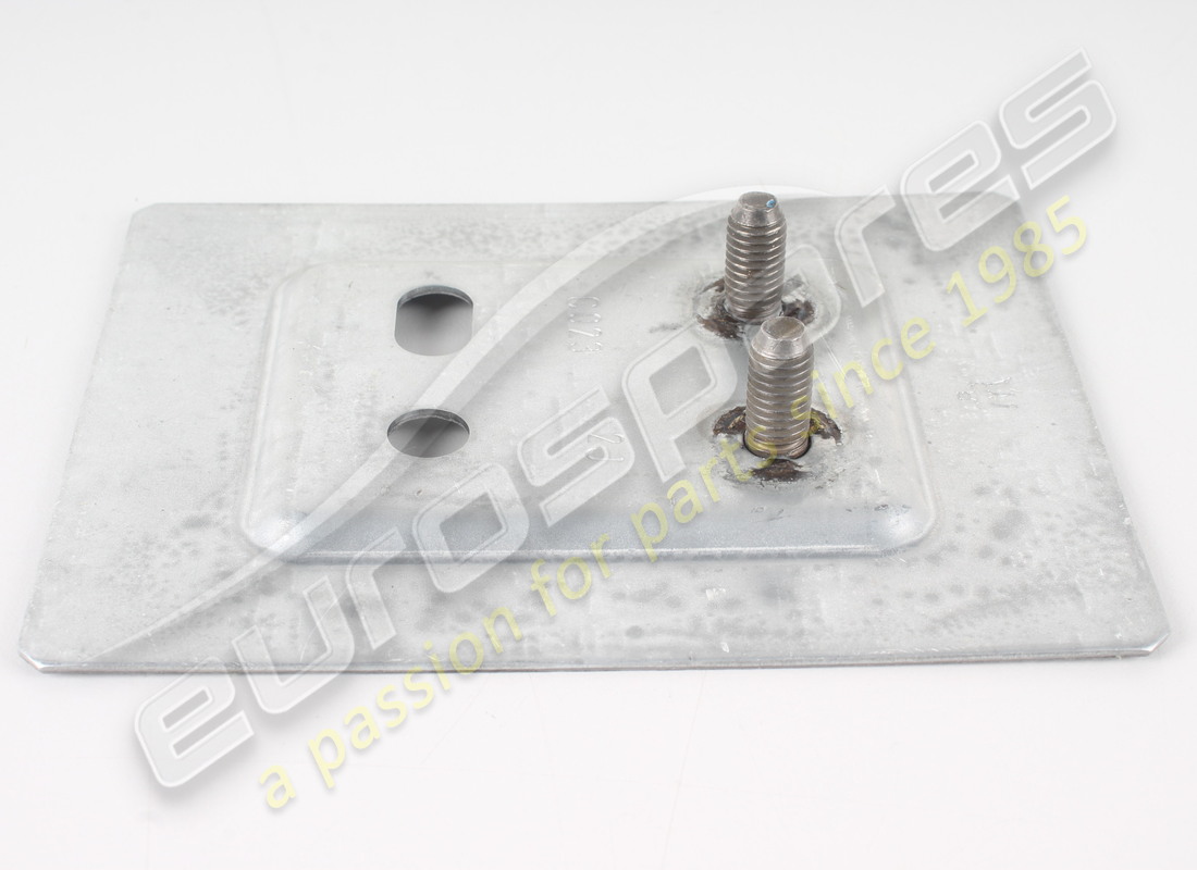 nuova maserati piastra sx. numero parte 670003900 (3)