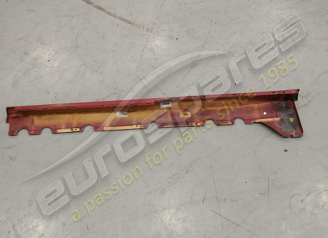 coperchio bilanciere lamborghini danneggiato, destra. numero parte 400853564 (1)