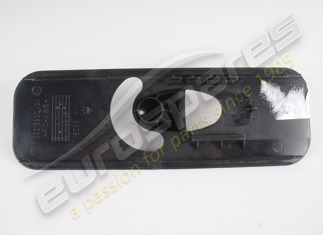 nuova targa ferrari. numero parte 68215800 (2)