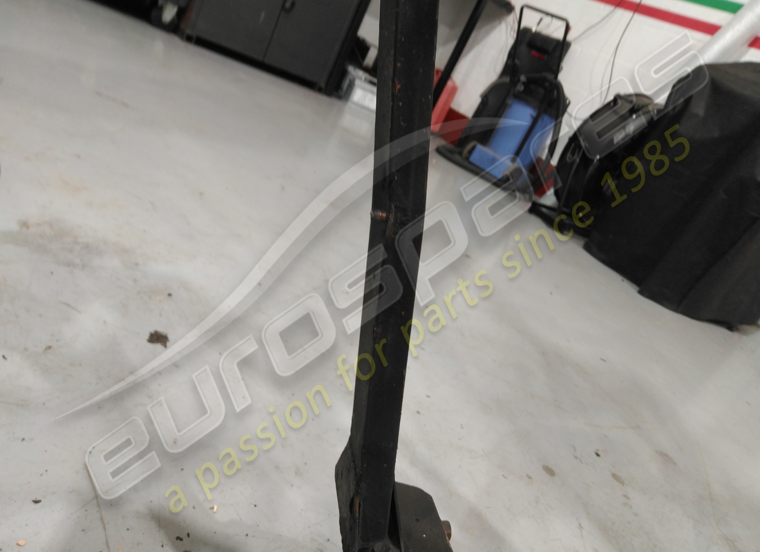 telaio del motore ferrari danneggiato. numero parte 65098600 (3)