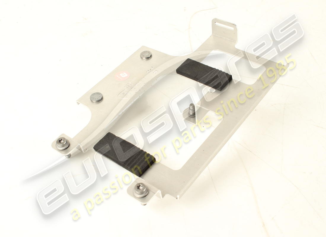 SUPPORTO AMPLIFICATORE Lamborghini USATO. NUMERO PARTE 472035535 (1)