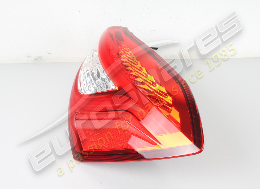 nuova oe luce esterna posteriore dx. numero parte 670107148 (2)