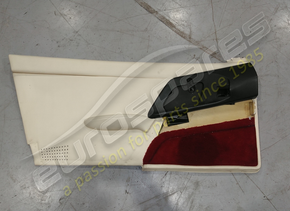 USATO Ferrari PANNELLO PORTA SX IN CREMA VM3997 . NUMERO PARTE 63521404 (1)
