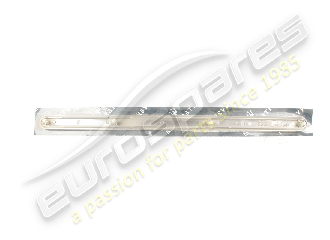 nuovo maserati modanatura dx completo bordeaux. numero parte 67247026 (1)
