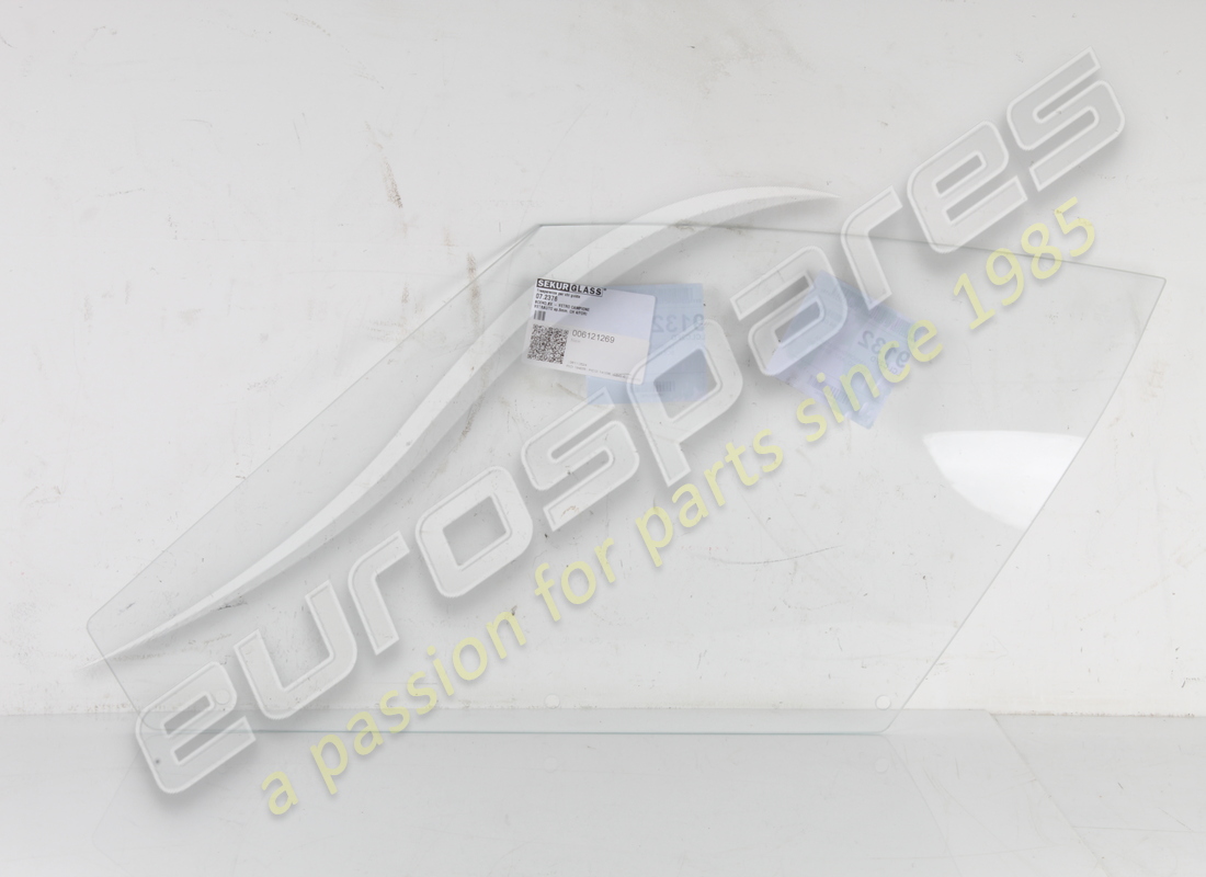 NEW EUROSPARES LH DOOR GLASS (CLEAR) 3 HOLES . PART NUMBER 006121269 (1)