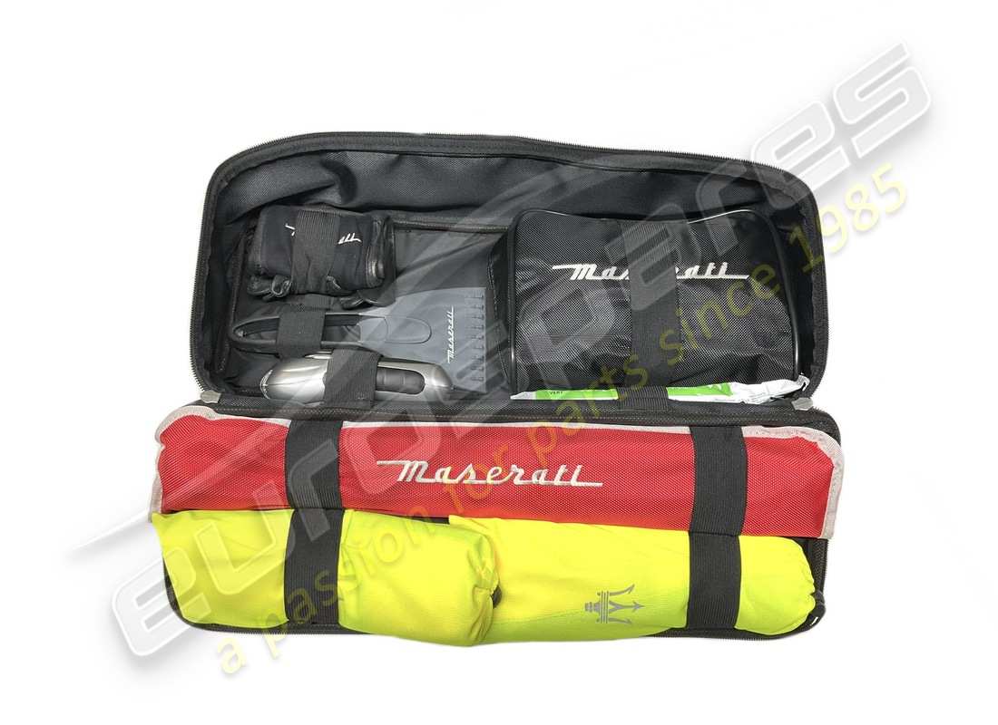nuovo maserati kit di emergenza completo m145. codice articolo 940000891 (2)
