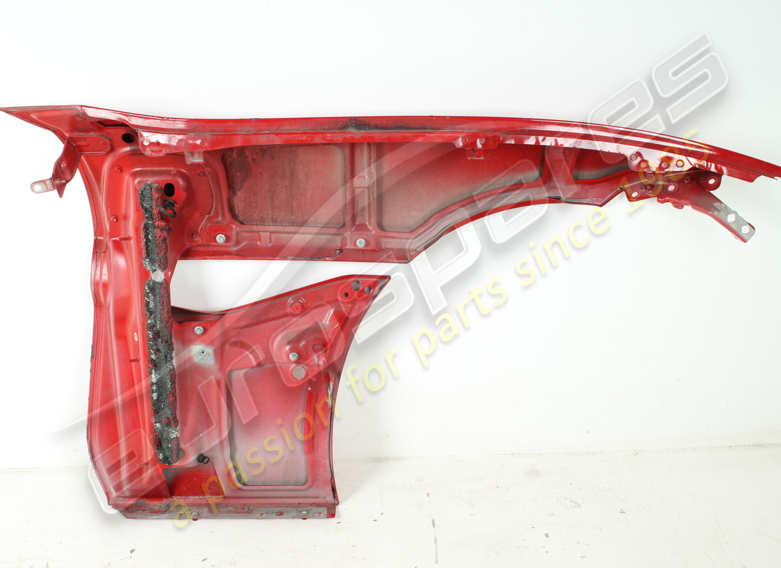 parafango anteriore sinistro ferrari danneggiato. numero parte 88750311 (1)
