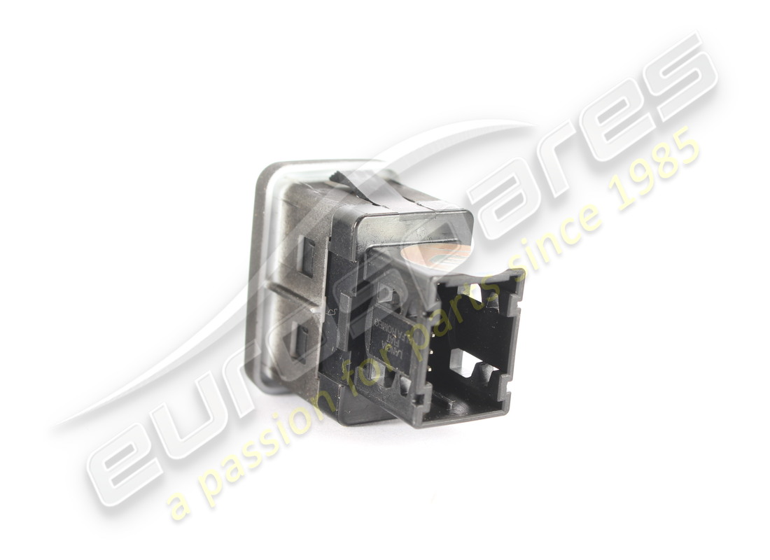 PRESA USB Ferrari USATA . NUMERO PARTE 303226 (1)