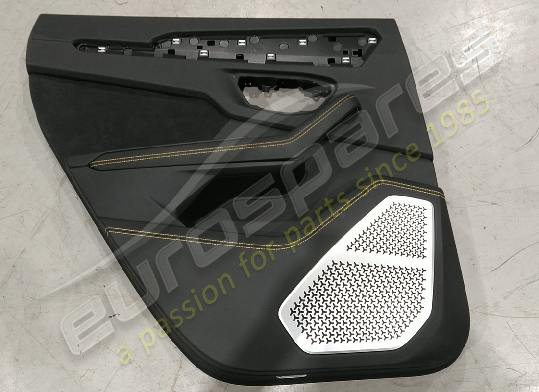 PANNELLO PORTA Lamborghini USATO. NUMERO PARTE 4ML868007001 (1)