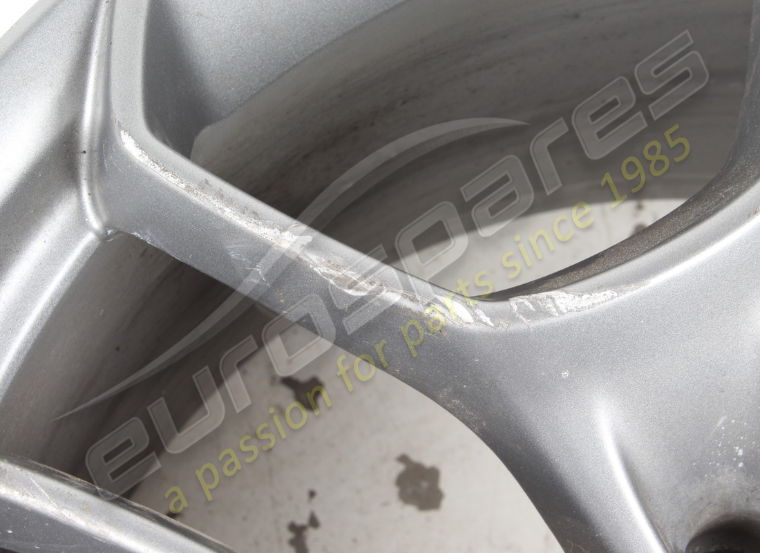 ruota posteriore lamborghini usata. numero parte 4t0601017a (5)