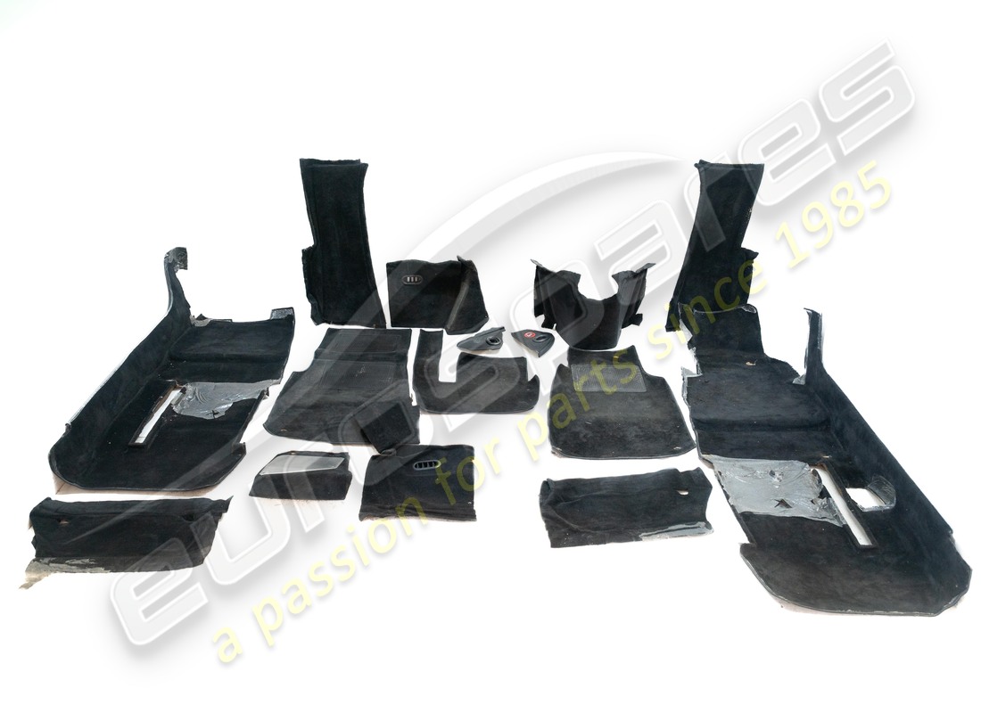 SET COMPLETO DI TAPPETI NERI USATI Ferrari RHD. NUMERO PARTE 65663290 (1)