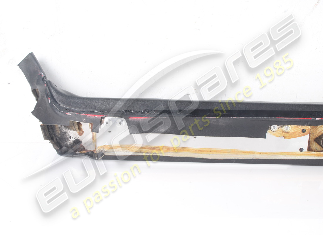 MODANATURA RHD GTS FERRARI USATA. NUMERO PARTE 61951600 (6) modanatura rhd gts ferrari usata. numero parte 61951600 (6)