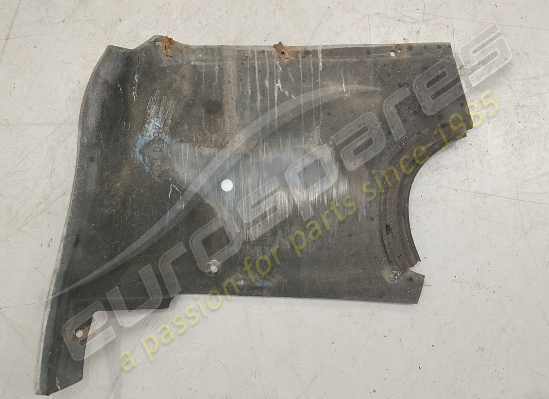 PROTEZIONE ANTERIORE DX USATA Ferrari . NUMERO PARTE 64510100 (1)