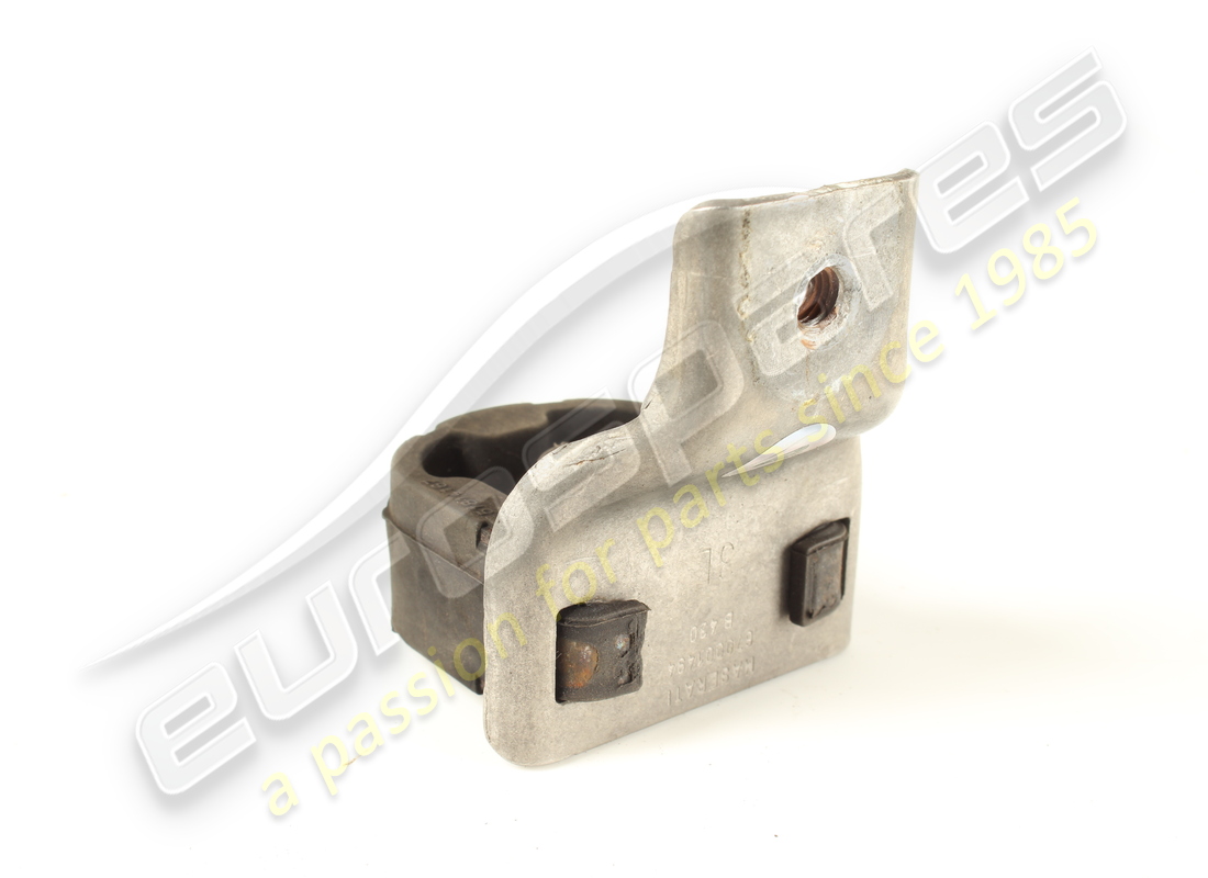 usato maserati supporto centrale. numero parte 670001494 (2)