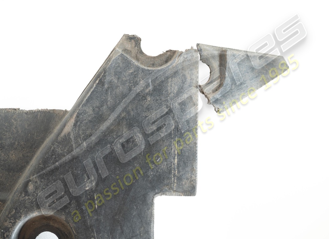 ferrari sottopavimento posteriore danneggiato. numero parte 65512300 (2)