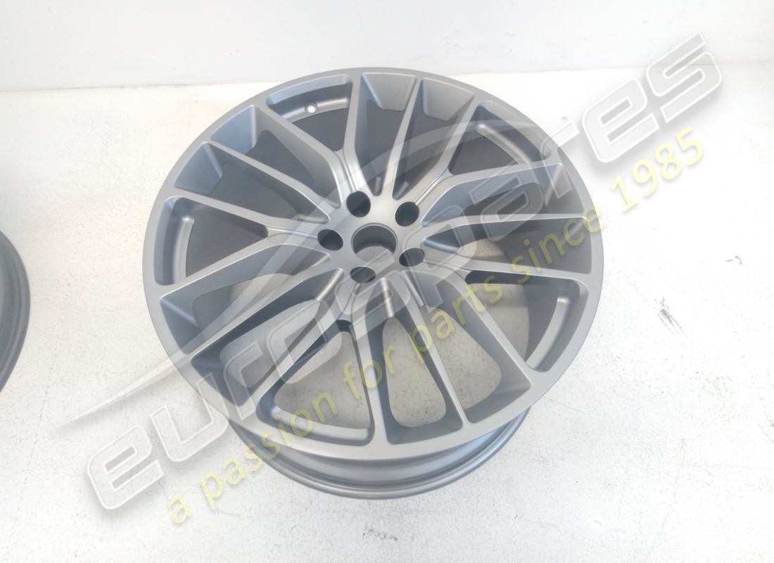 set di ruote vesuvio da eurospares maserati ricondizionato (21 pollici). numero parte eap1384191 (5)