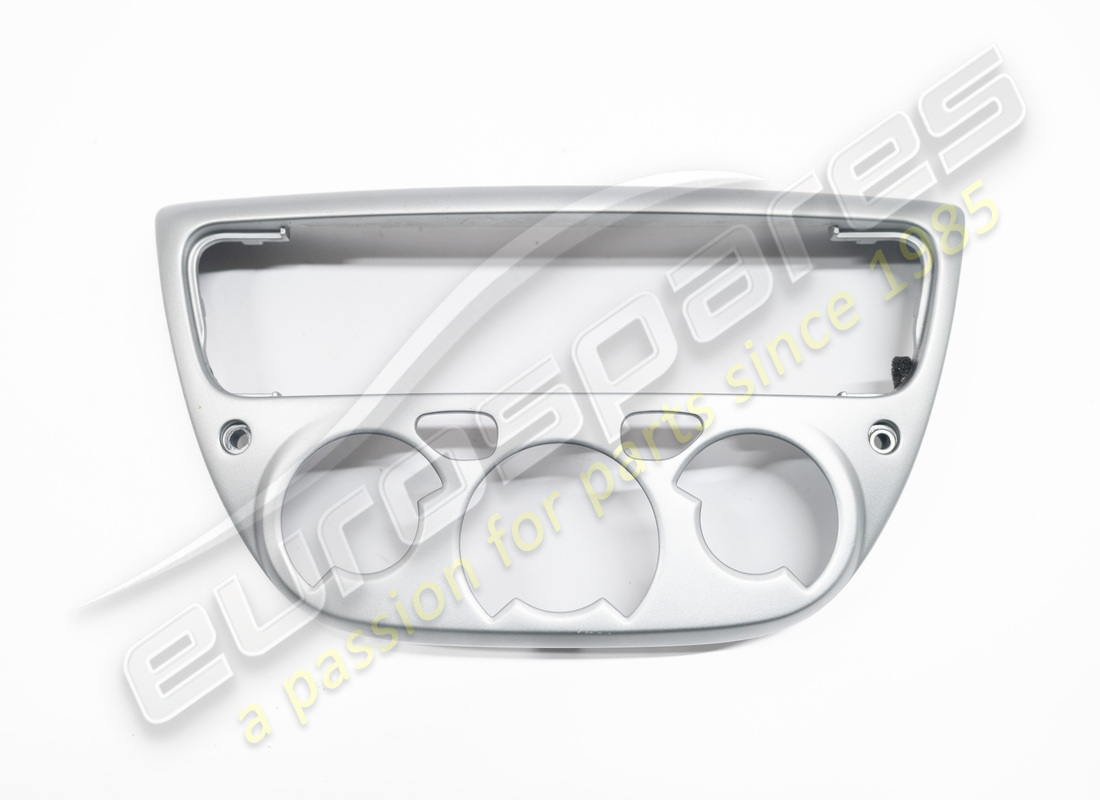 USATO Ferrari CORNICE CENTRALE. NUMERO PARTE 66122100 (1)