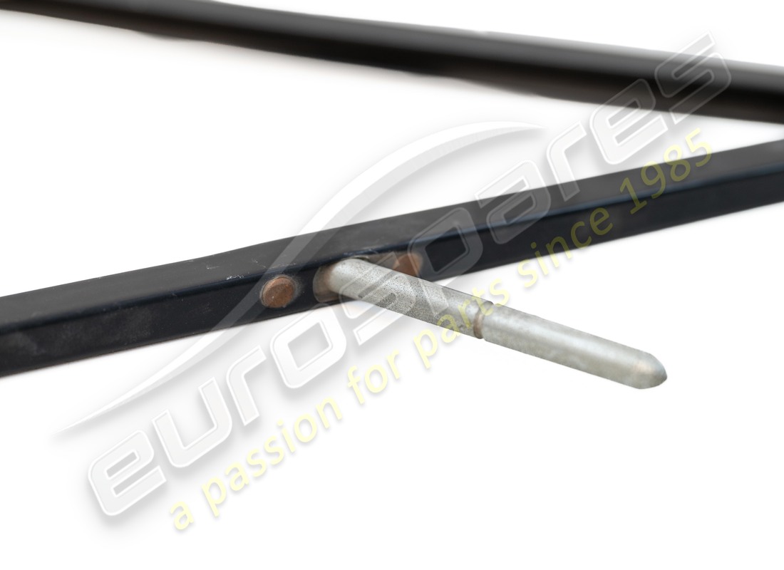 NUOVO EUROSPARES 246 TELAIO ANTERIORE SX GT QUARTO DI VETRO. NUMERO PARTE EAP1390057 (2) nuovo eurospares 246 telaio anteriore sx gt quarto di vetro. numero parte eap1390057 (2)