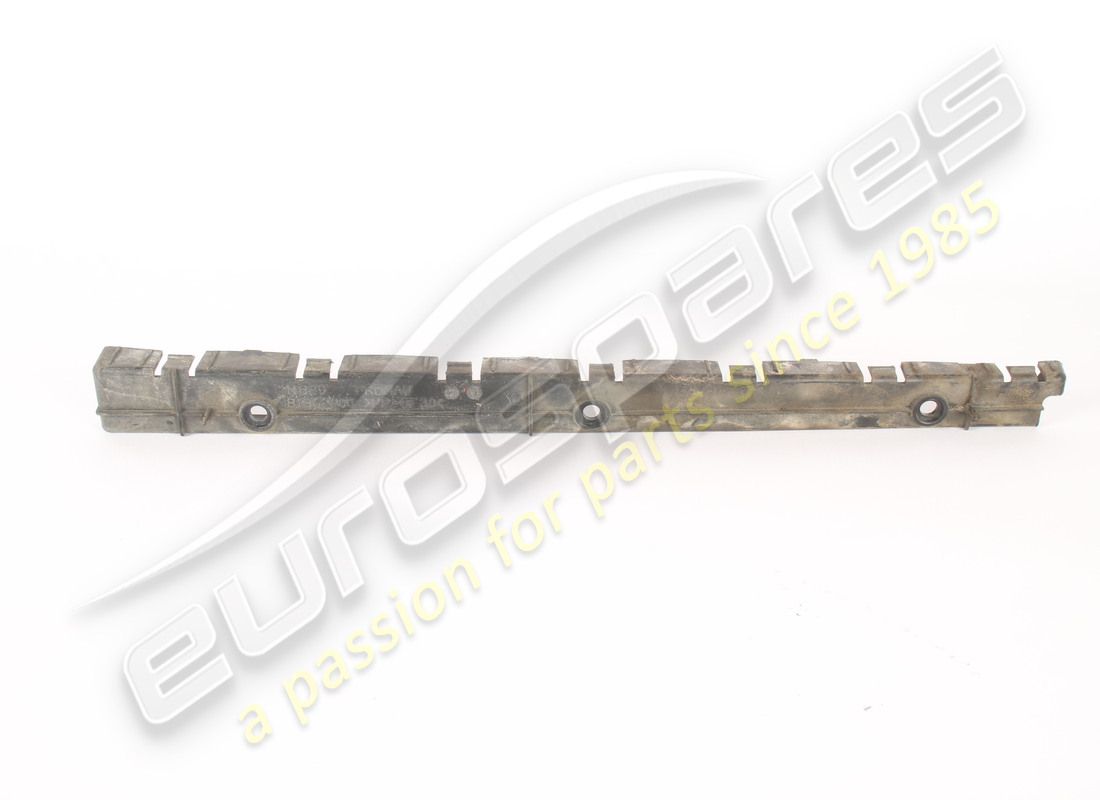 USATO Ferrari FISSAGGIO RIVESTIMENTO SOTTOPORTA SINISTRO B . NUMERO PARTE 81362200 (1)