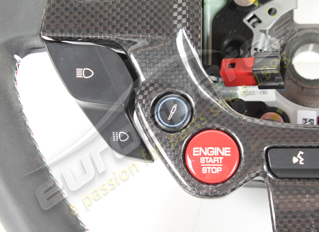 volante completo ferrari usato. numero parte 337540 (4)