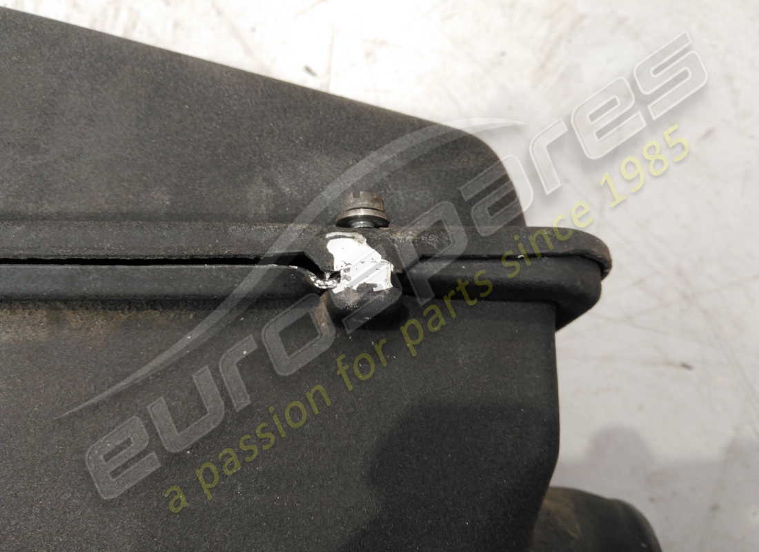 presa aria sx ferrari danneggiata. numero parte 162635 (2)