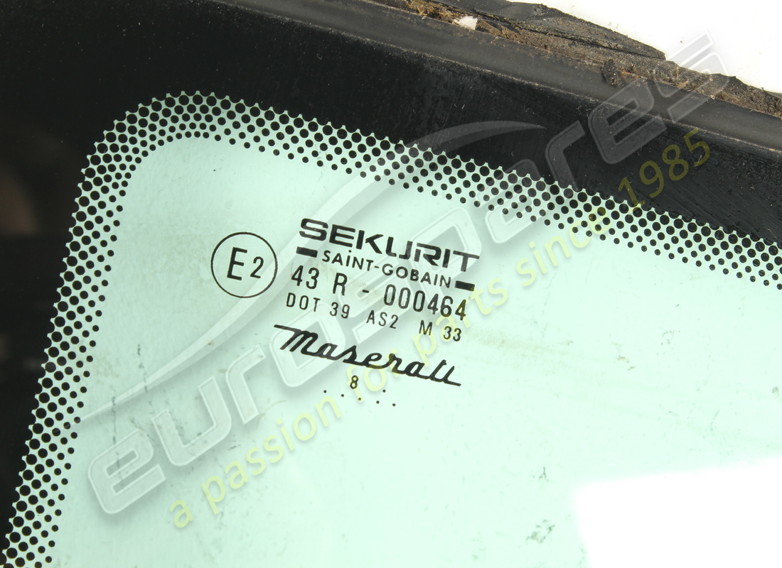 FINESTRINO POSTERIORE SINISTRO FISSO USATO Maserati. NUMERO PARTE 387700401 (1)