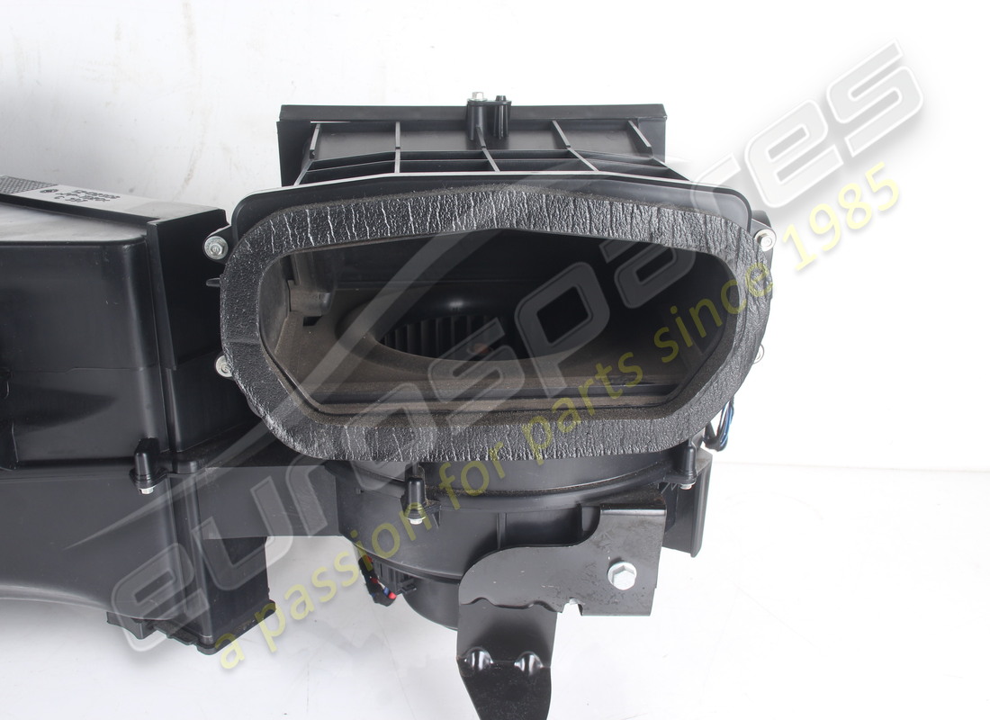 UNITÀ DI CONDIZIONAMENTO DELL'ARIA COMPLETA USATA FERRARI. NUMERO PARTE 88330900 (4) unità di condizionamento dell'aria completa usata ferrari. numero parte 88330900 (4)