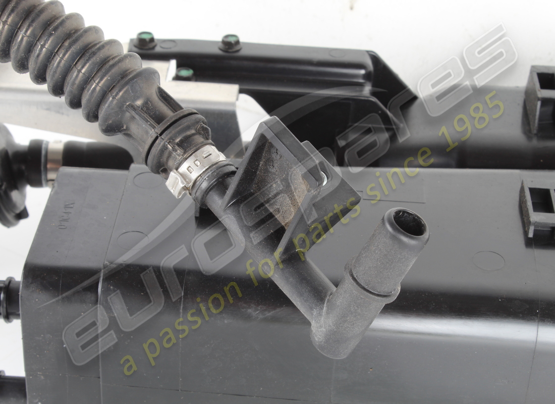 USATO FERRARI FILTRO VAPORI COMPLETO. CODICE ARTICOLO 895452 (4) usato ferrari filtro vapori completo. codice articolo 895452 (4)