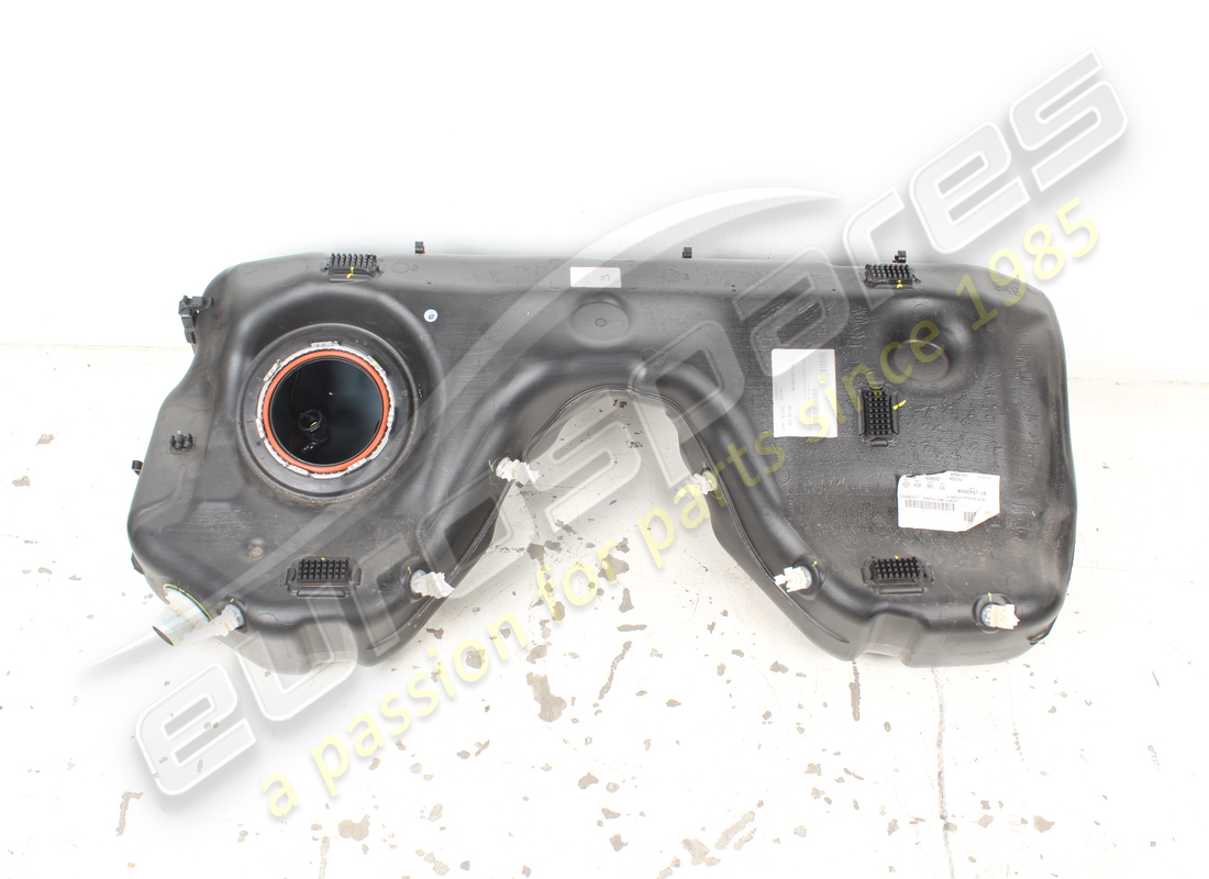 GRUPPO SERBATOIO CARBURANTE USATO Maserati NUMERO PARTE 675001696 (1)