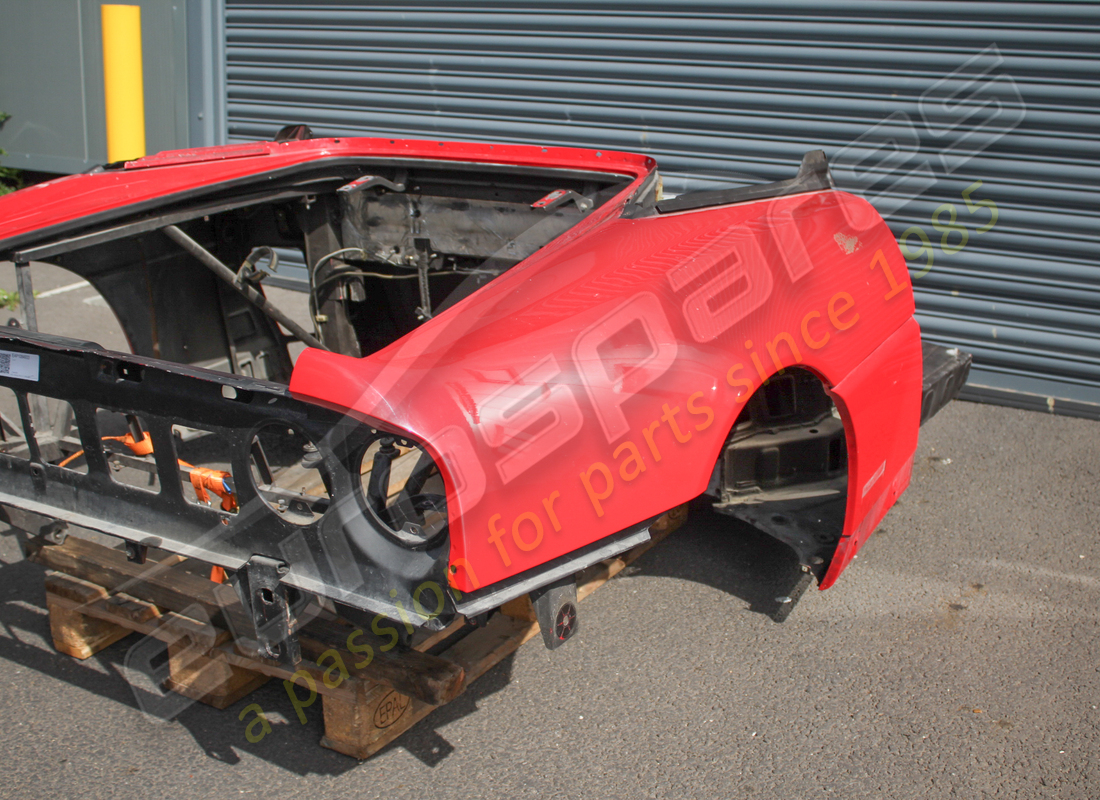 ferrari parte posteriore completa usata - valido per spider. numero parte eap1084933 (2)