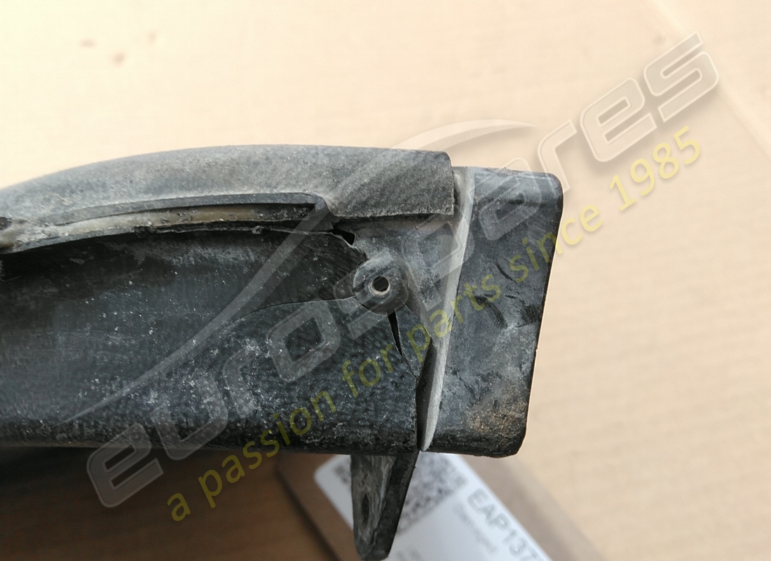 condotto aria destro eurospares e lettura danneggiati. numero parte eap1377704 (2)
