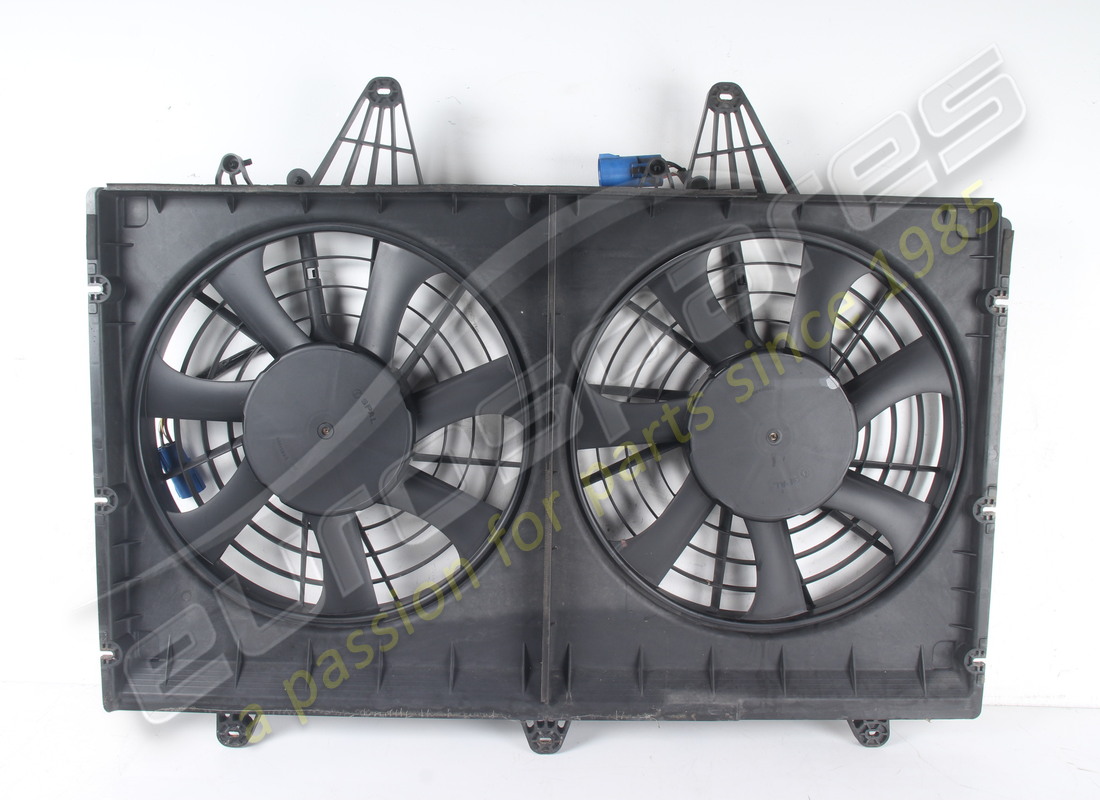 COFANO USATO FERRARI CON VENTOLE ELETTRICHE. NUMERO PARTE 267211 (2) cofano usato ferrari con ventole elettriche. numero parte 267211 (2)