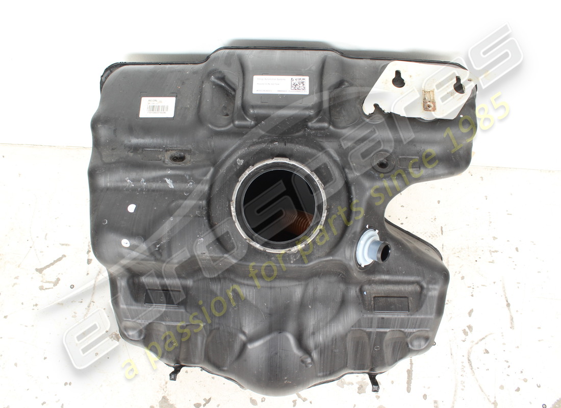 serbatoio carburante porsche danneggiato. numero parte 992201076g (2)