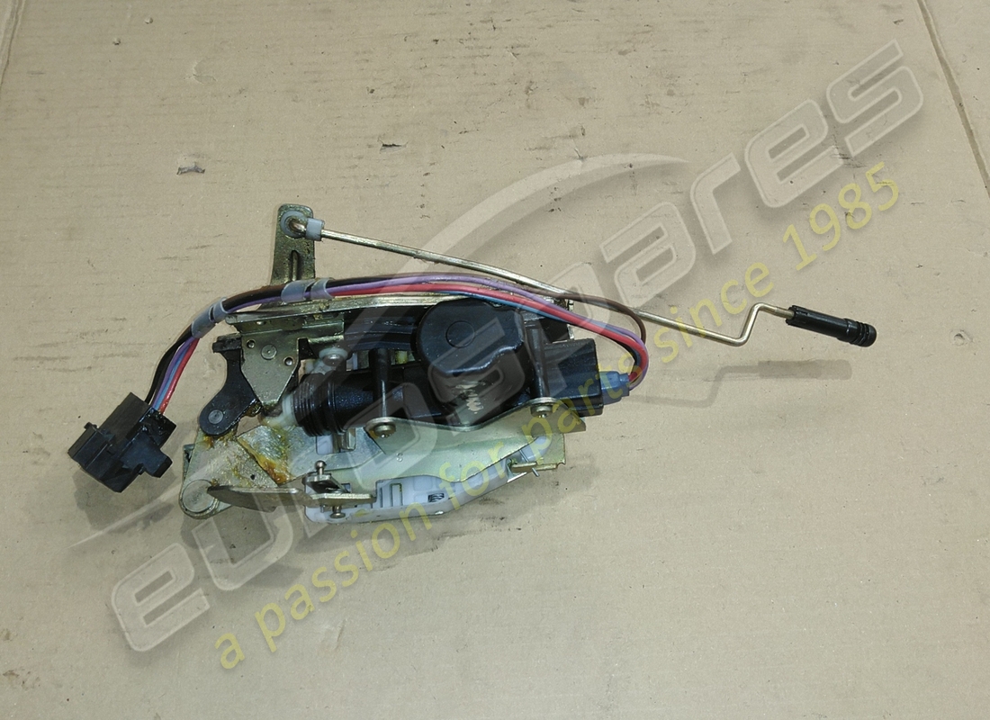 serratura porta sx usata ferrari. numero parte 64312600 (2)