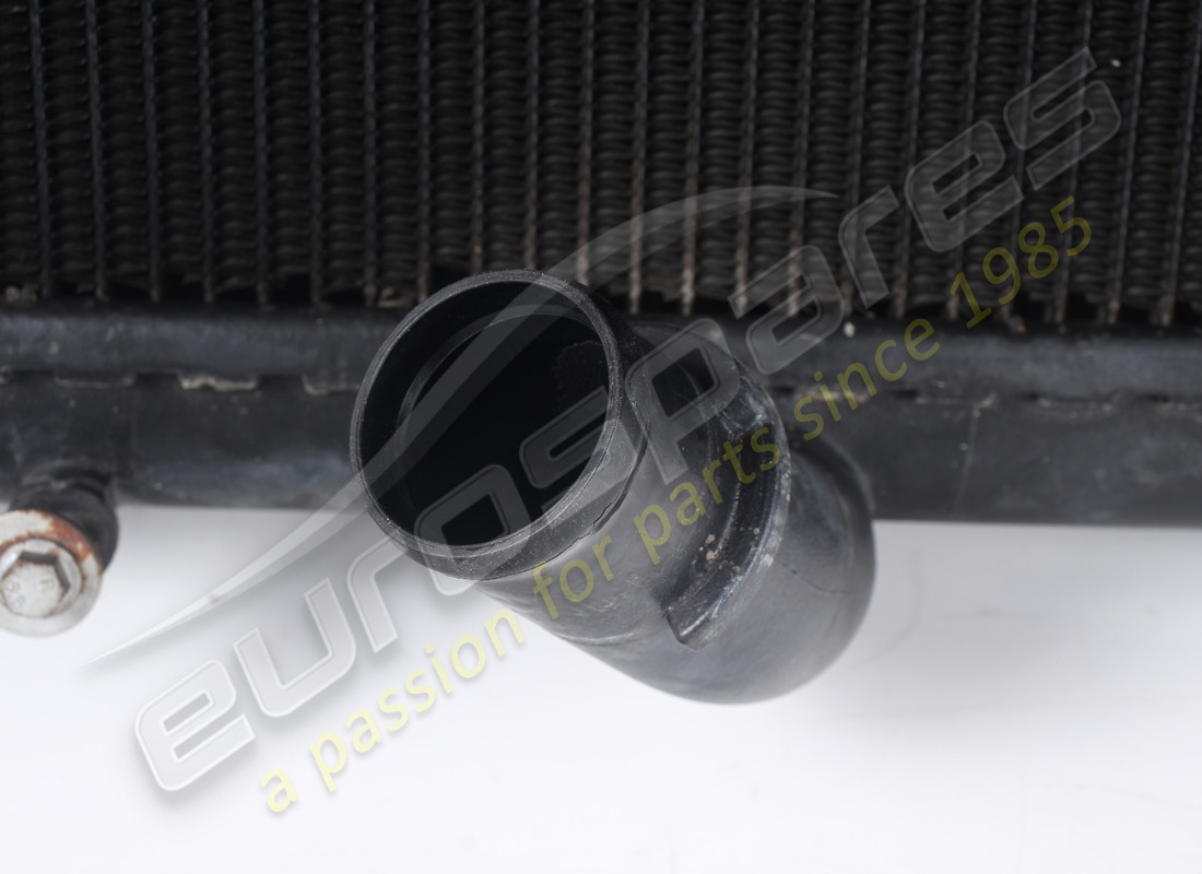 radiatore acqua motore usato ferrari. numero parte 333926 (2)