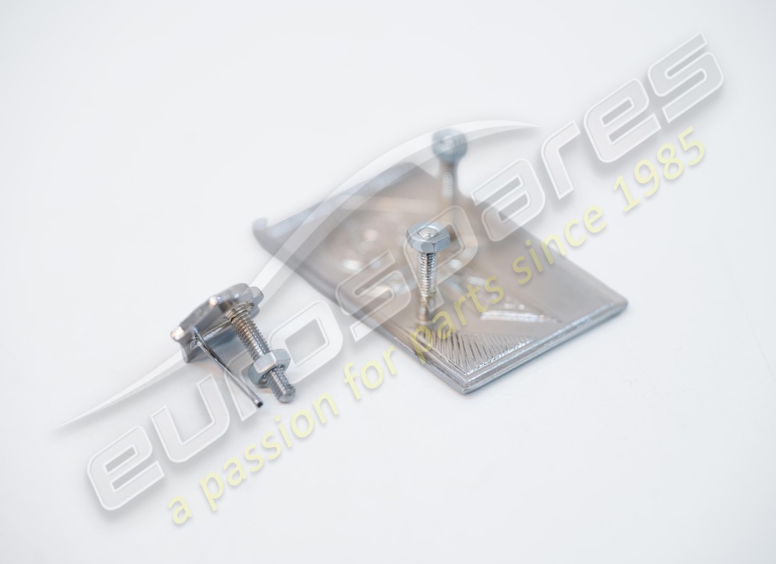 NUOVA EUROSPARES PININFARINA F CON MOTIVO A CORONA. NUMERO PARTE 2394432000 (2) nuova eurospares pininfarina f con motivo a corona. numero parte 2394432000 (2)