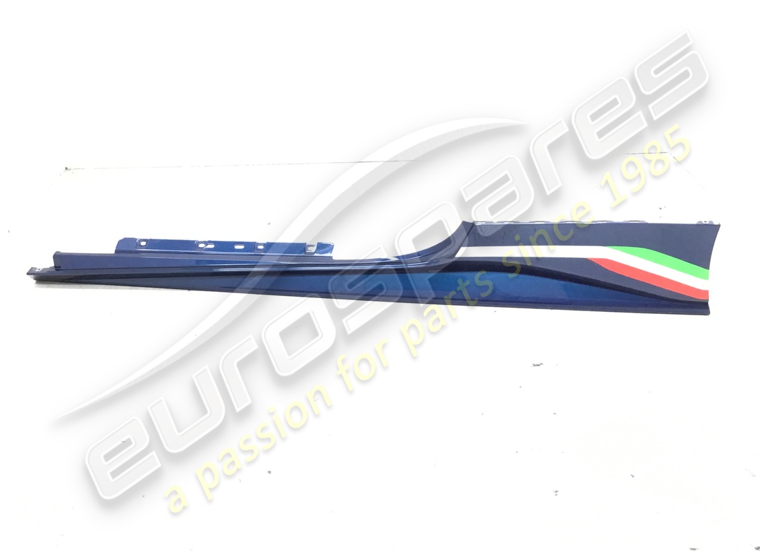 USATO Ferrari RIVESTIMENTO SOTTOPORTA SX . NUMERO PARTE 86612310 (1)