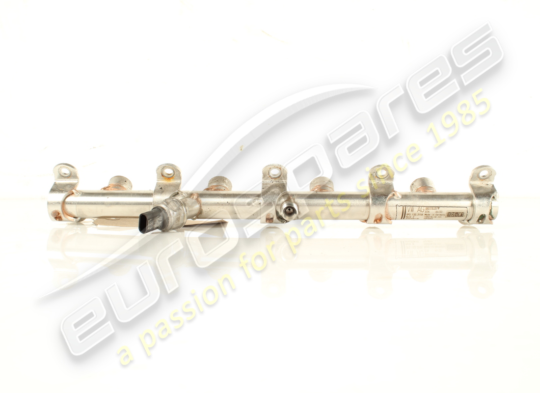 RAIL DI CARBURANTE USATO Lamborghini . NUMERO PARTE 0P2133315A (1)