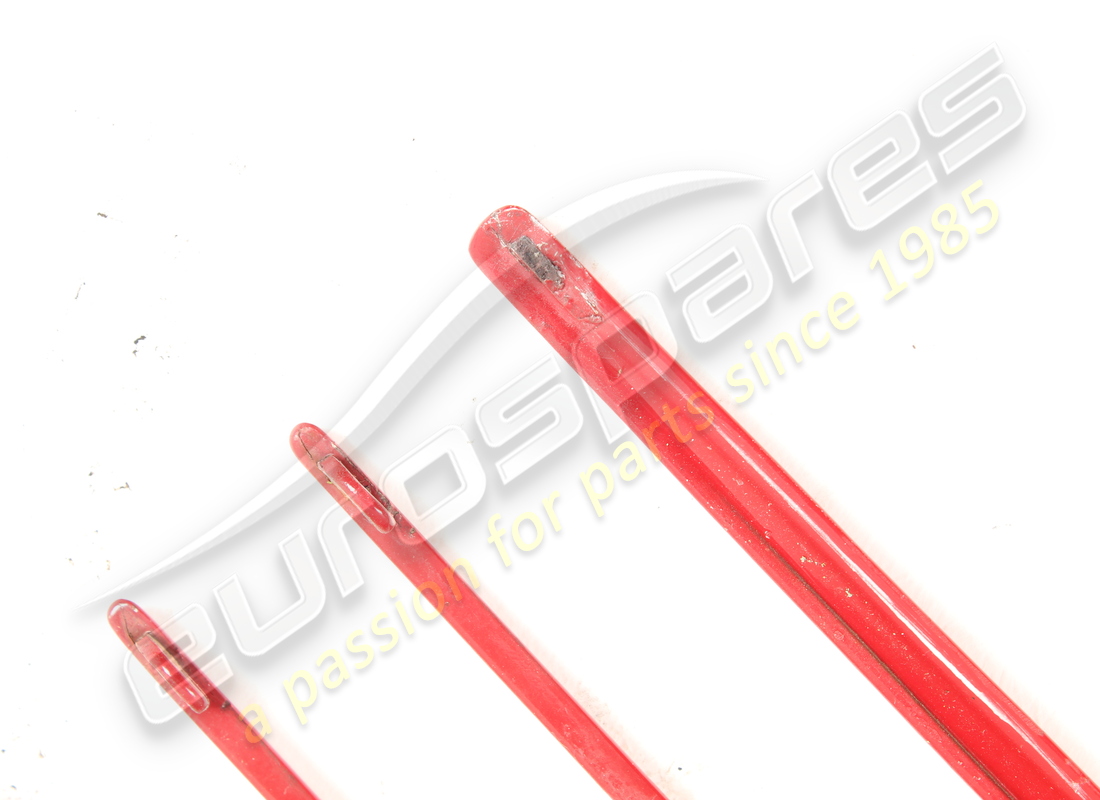 USATA FERRARI GRIGLIA DX. NUMERO PARTE 61780010 (4) usata ferrari griglia dx. numero parte 61780010 (4)