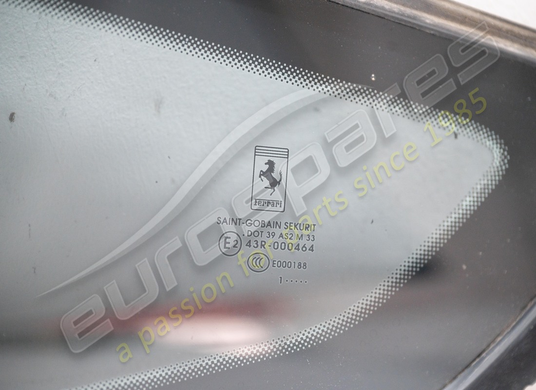 lunotto posteriore sinistro ferrari usato. numero parte 84342500 (2)