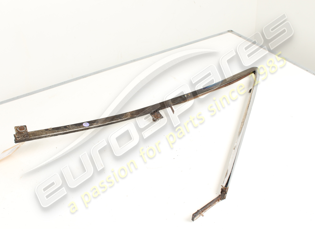 used ferrari lh main quarter light frame. part number 20283300 (3)