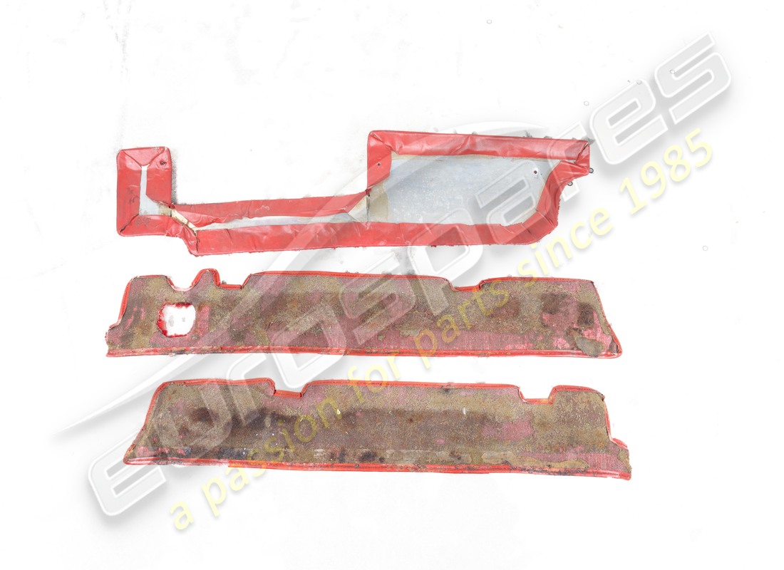set di tappeti anteriori sinistro e destro ferrari usati. numero parte 95999641a (7)