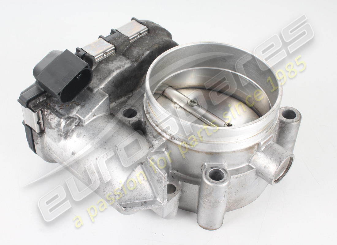 GRUPPO CORPO FARFALLATO USATO Aston Martin NUMERO PARTE 1R120810079 (1)